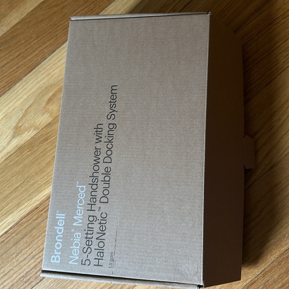 Brondell Nebia Merced
5-Setting Handshower with HaloNetic Double Docking System - Picture 2 of 4